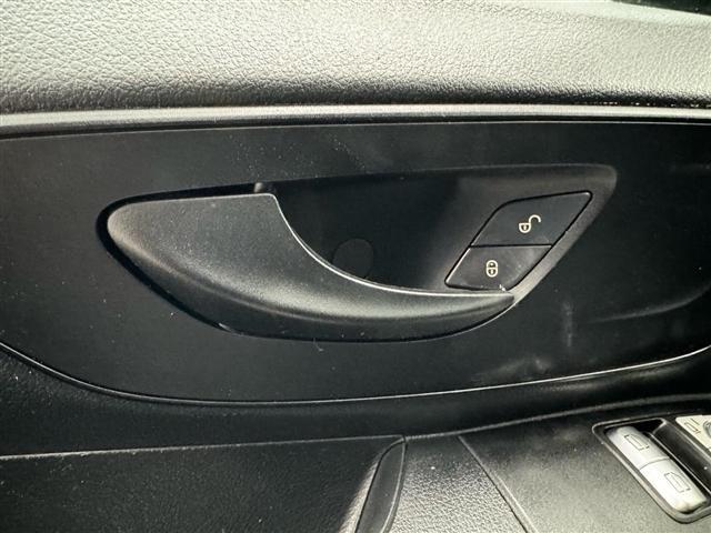 Mercedes-Benz Metris Cargo Van Standard Roof 135" Wheelbase 2020