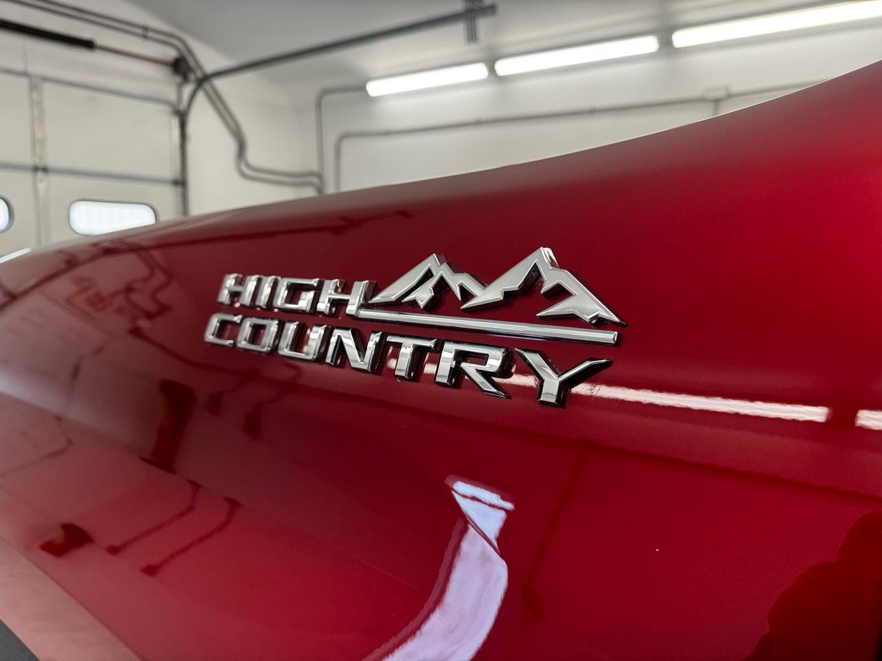 Chevrolet Silverado 3500HD 4WD Crew Cab 172" High Country 2022