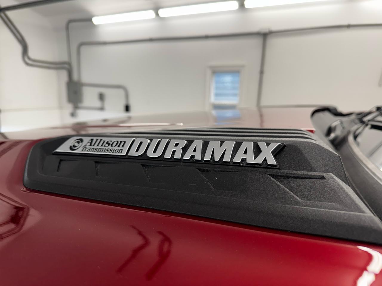 Chevrolet Silverado 3500HD 4WD Crew Cab 172" High Country 2022