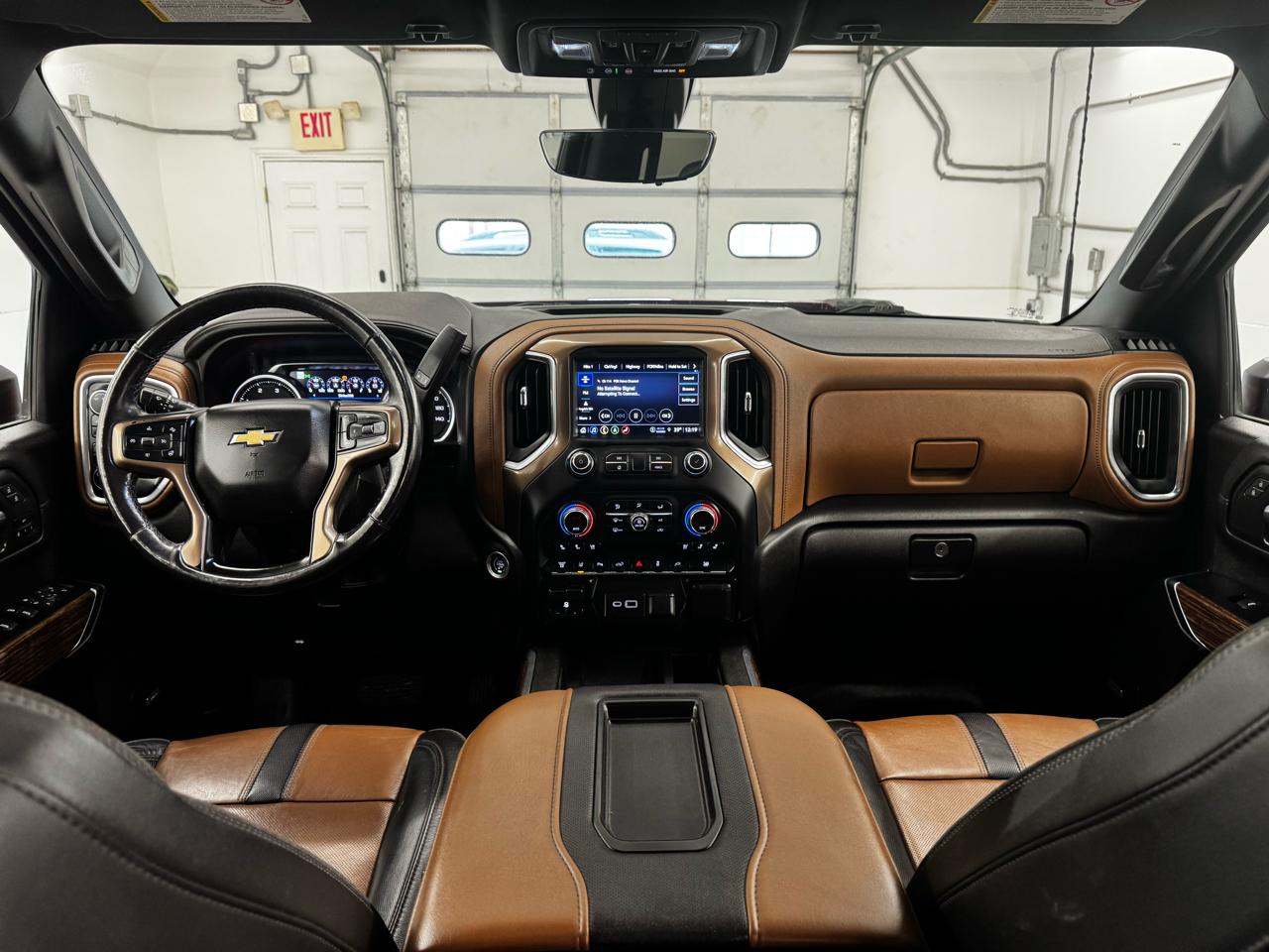 Chevrolet Silverado 3500HD 4WD Crew Cab 172" High Country 2022