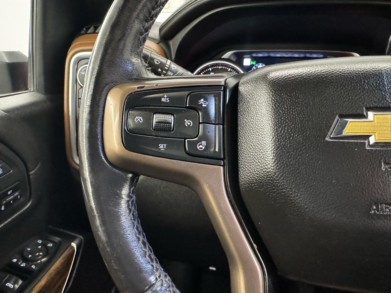 Chevrolet Silverado 3500HD 4WD Crew Cab 172" High Country 2022