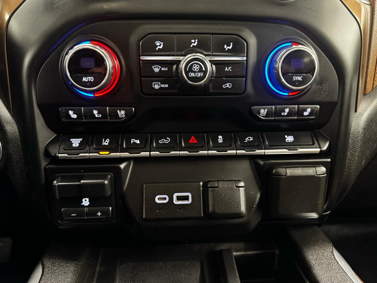 Chevrolet Silverado 3500HD 4WD Crew Cab 172" High Country 2022