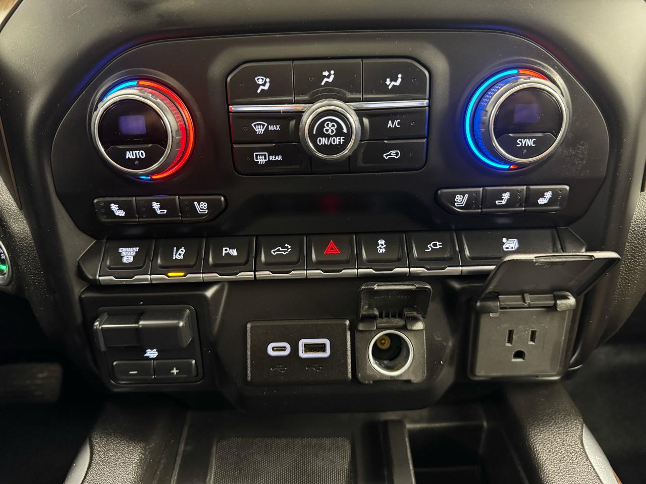 Chevrolet Silverado 3500HD 4WD Crew Cab 172" High Country 2022