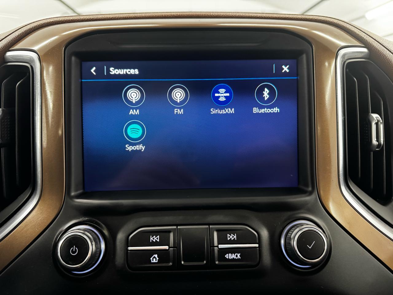 Chevrolet Silverado 3500HD 4WD Crew Cab 172" High Country 2022