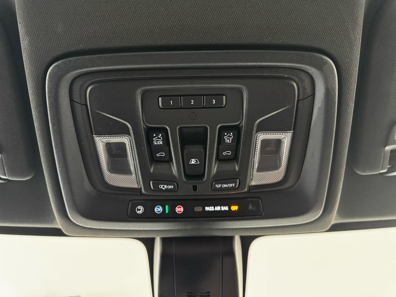 Chevrolet Silverado 3500HD 4WD Crew Cab 172" High Country 2022