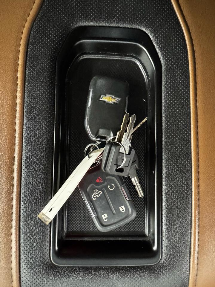 Chevrolet Silverado 3500HD 4WD Crew Cab 172" High Country 2022