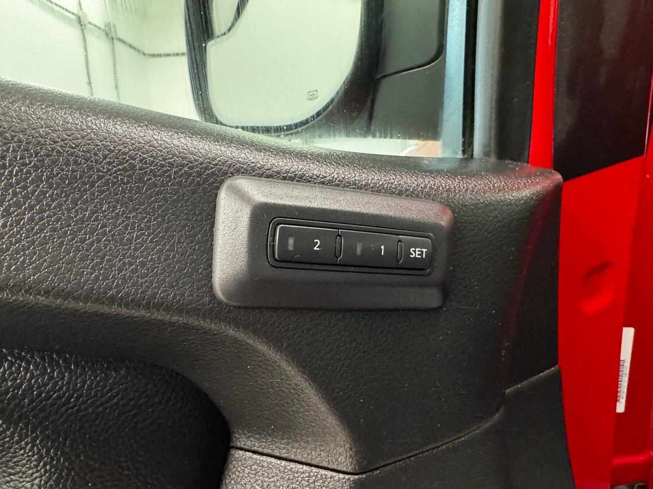 Nissan Titan 4x4 Crew Cab PRO-4X 2021