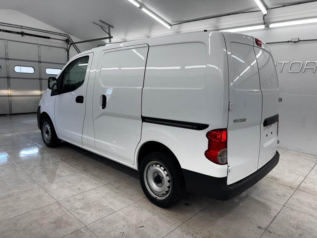 Nissan NV200 I4 S 2016