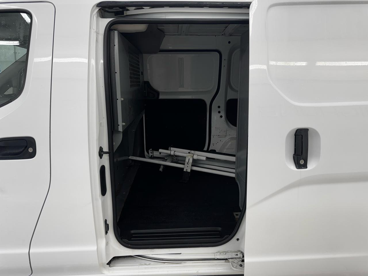 Nissan NV200 I4 S 2016