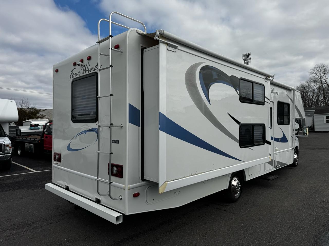 Four Winds Class C  2011