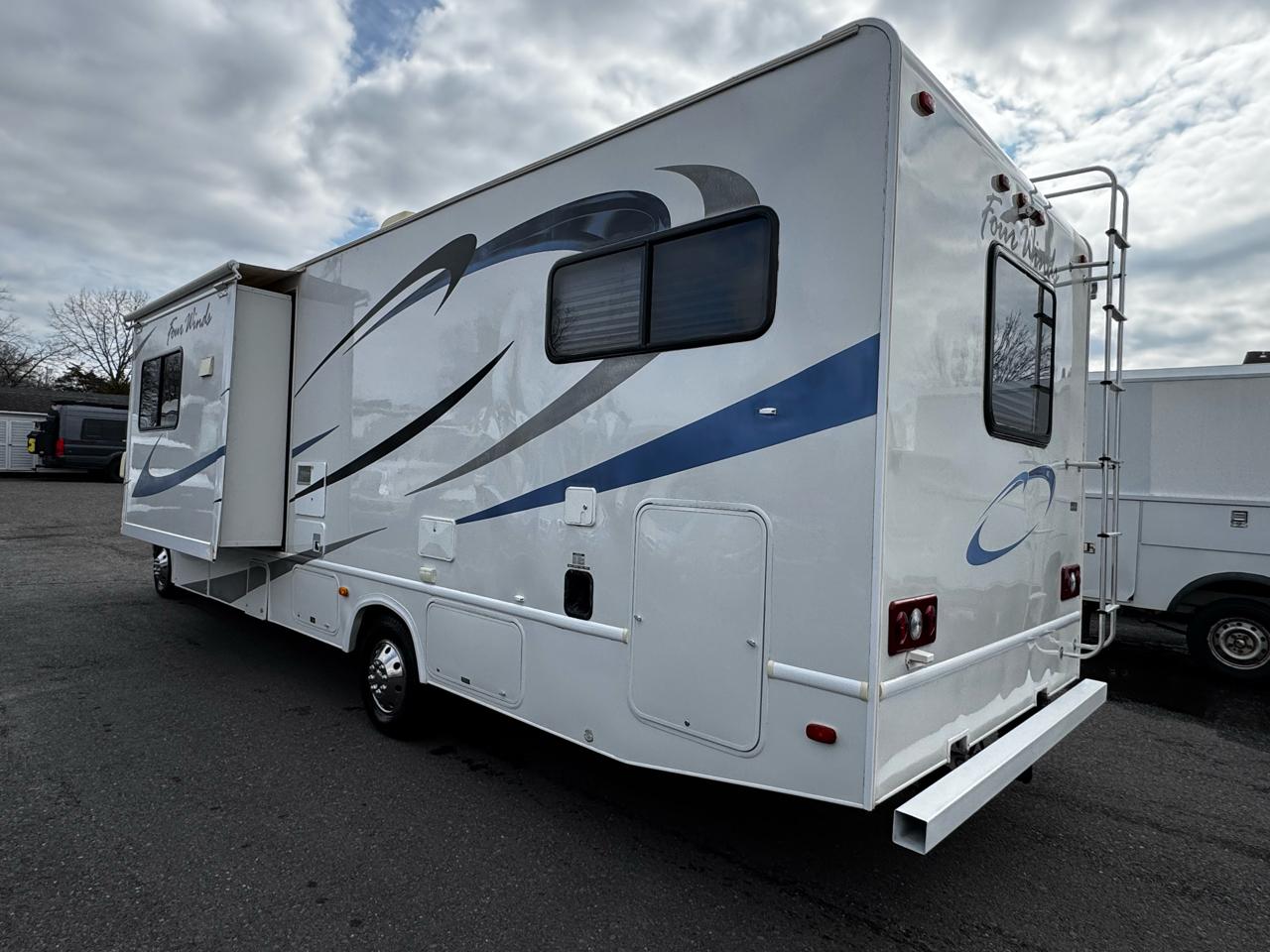 Four Winds Class C  2011