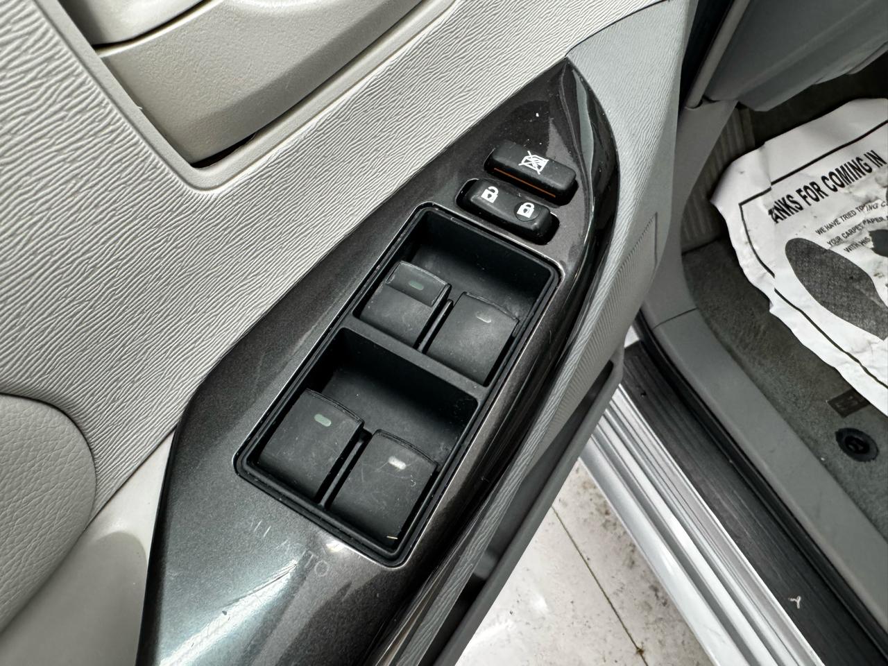 Toyota Sienna 5dr 7-Pass Van V6 L FWD (Natl) 2014