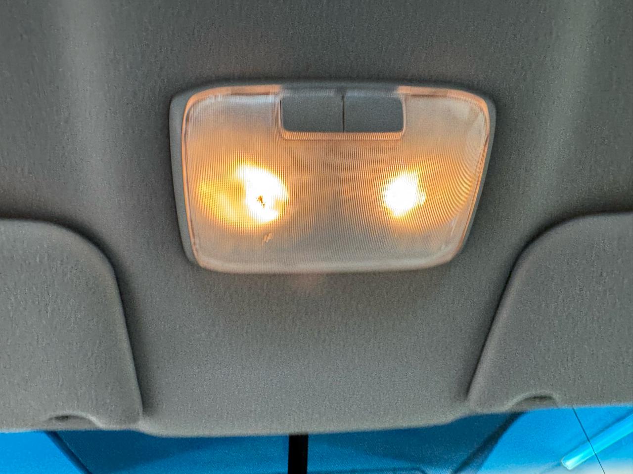 Toyota Sienna 5dr 7-Pass Van V6 L FWD (Natl) 2014