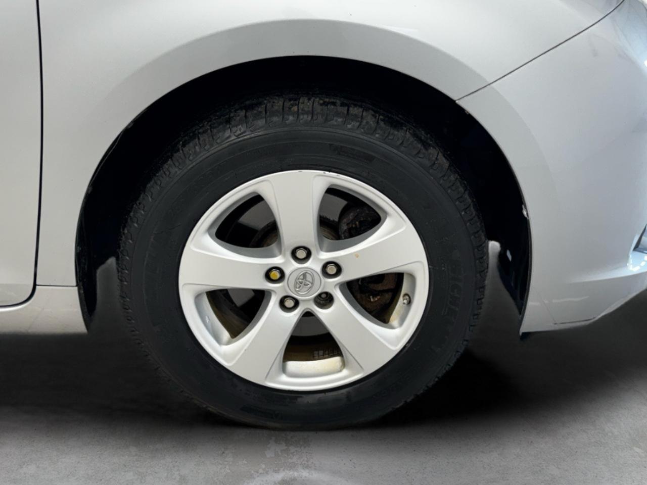 Toyota Sienna 5dr 7-Pass Van V6 L FWD (Natl) 2014