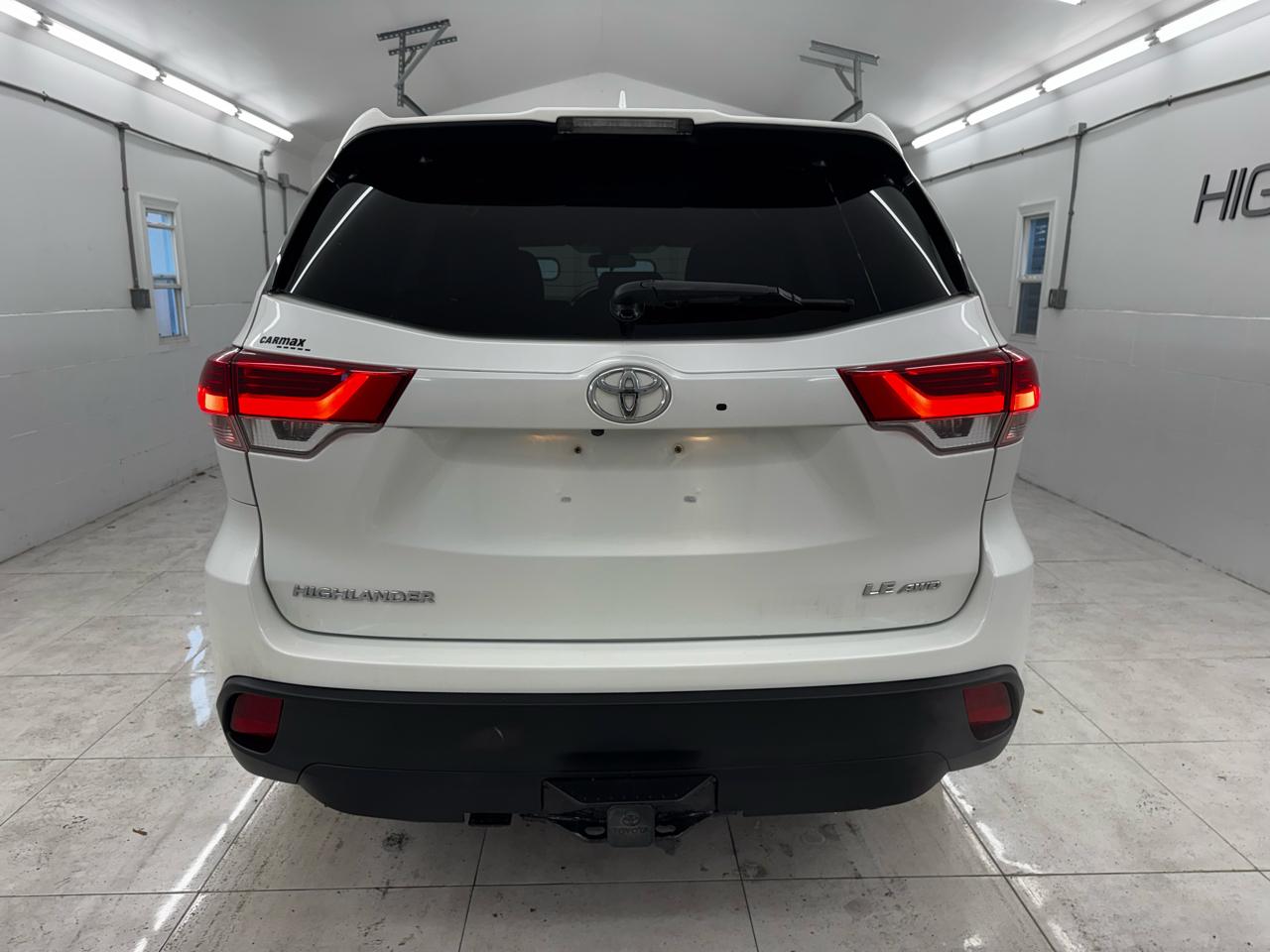 Toyota Highlander LE V6 AWD (Natl) 2018