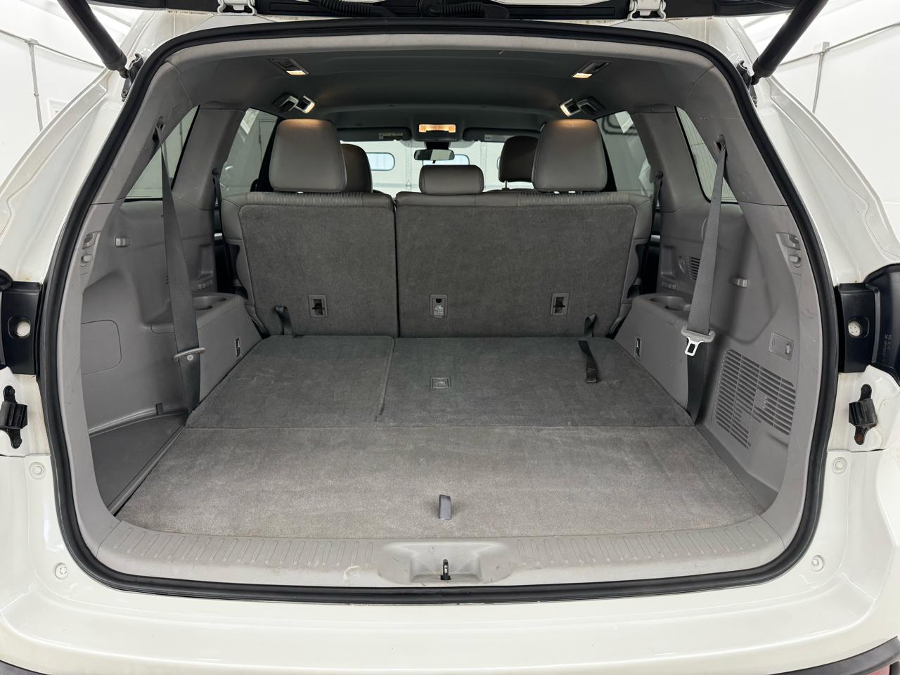 Toyota Highlander LE V6 AWD (Natl) 2018