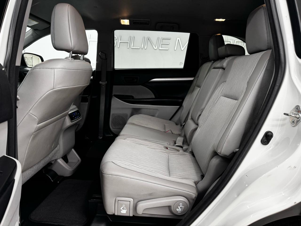 Toyota Highlander LE V6 AWD (Natl) 2018