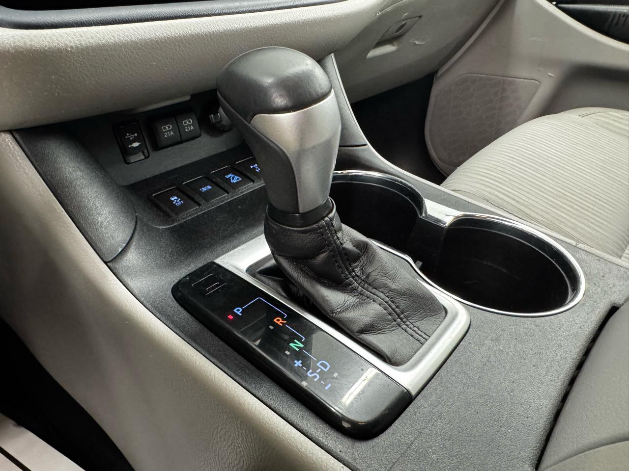 Toyota Highlander LE V6 AWD (Natl) 2018