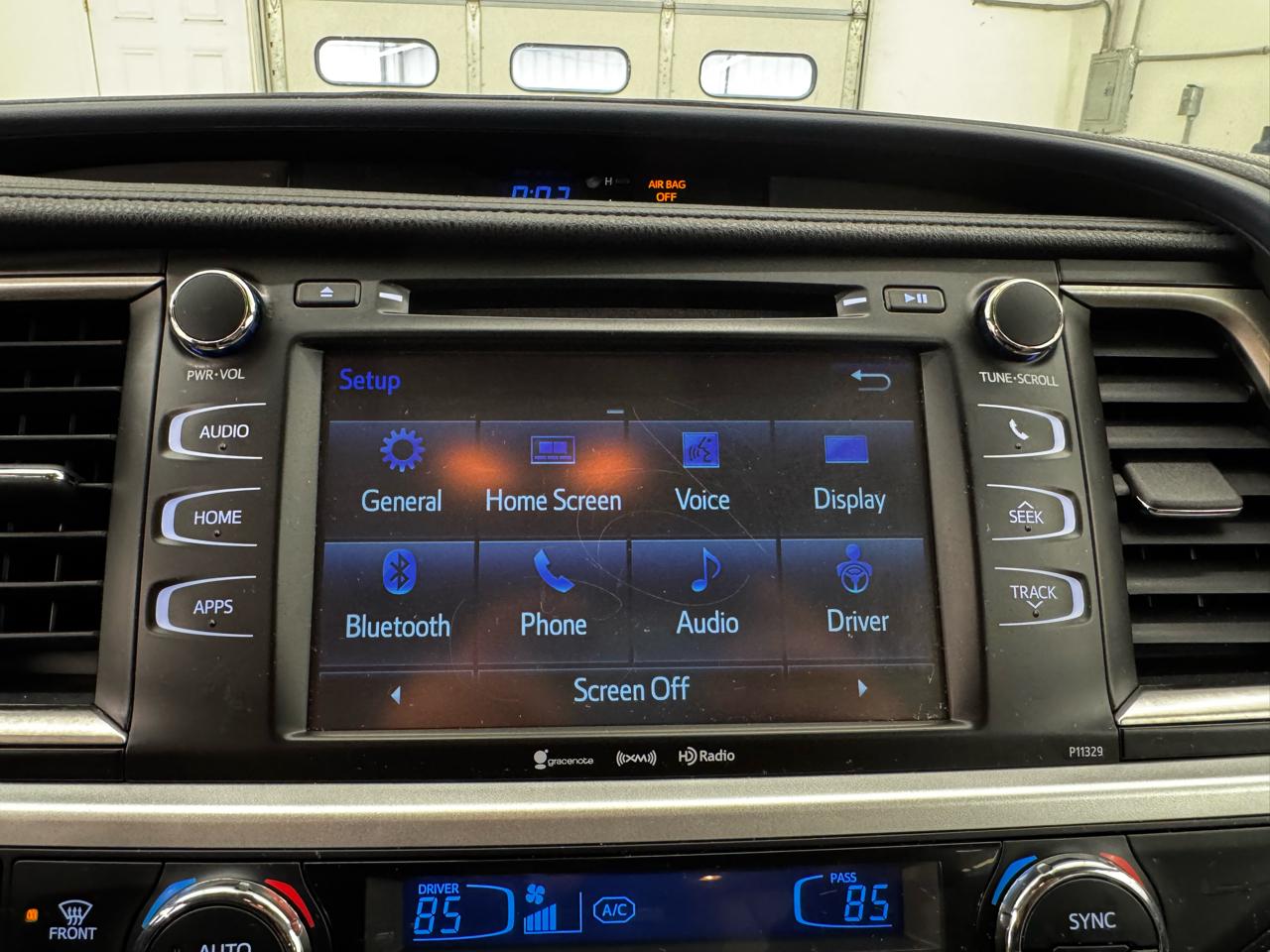 Toyota Highlander LE V6 AWD (Natl) 2018