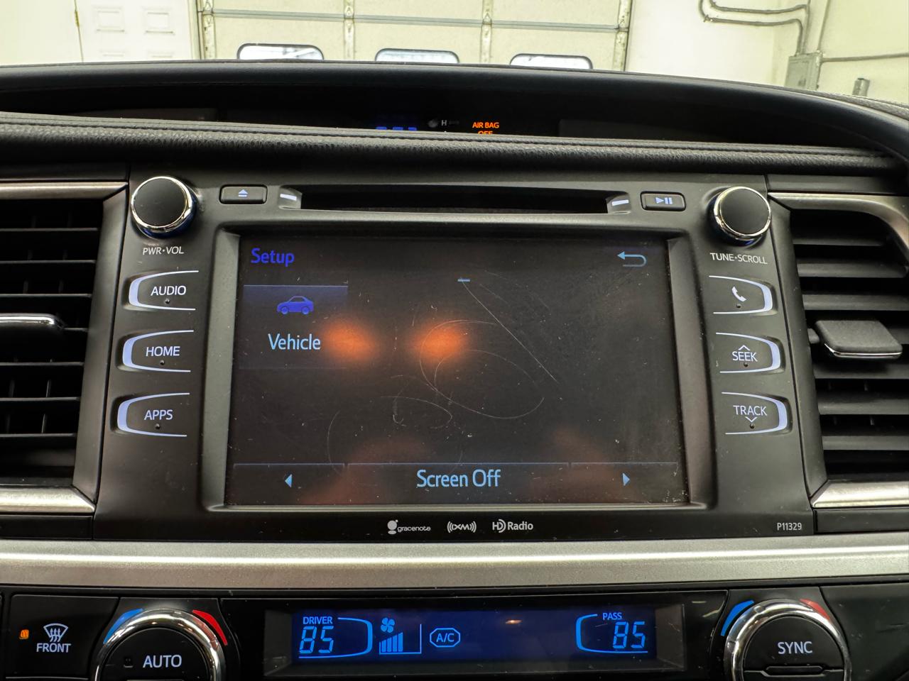 Toyota Highlander LE V6 AWD (Natl) 2018