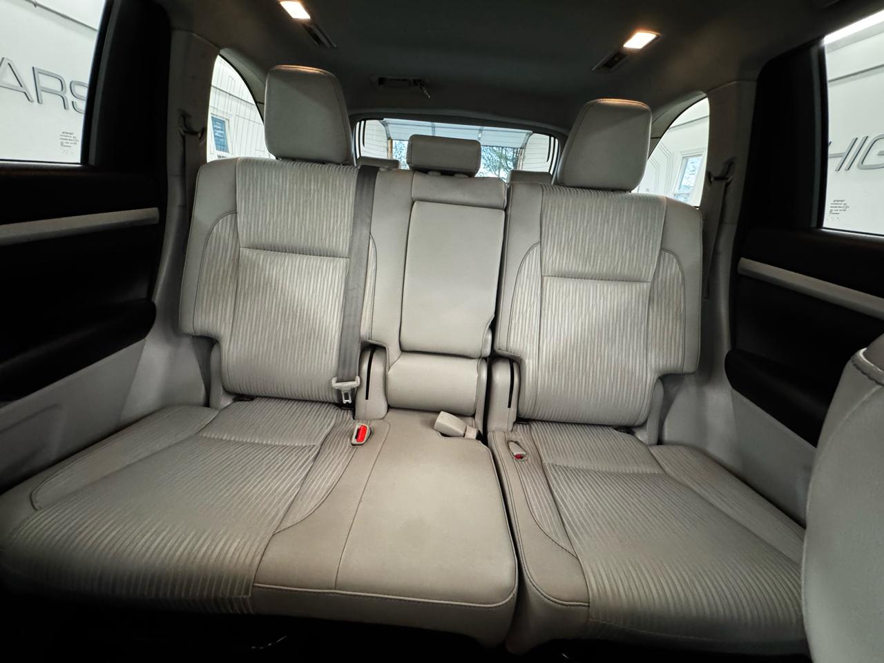 Toyota Highlander LE V6 AWD (Natl) 2018