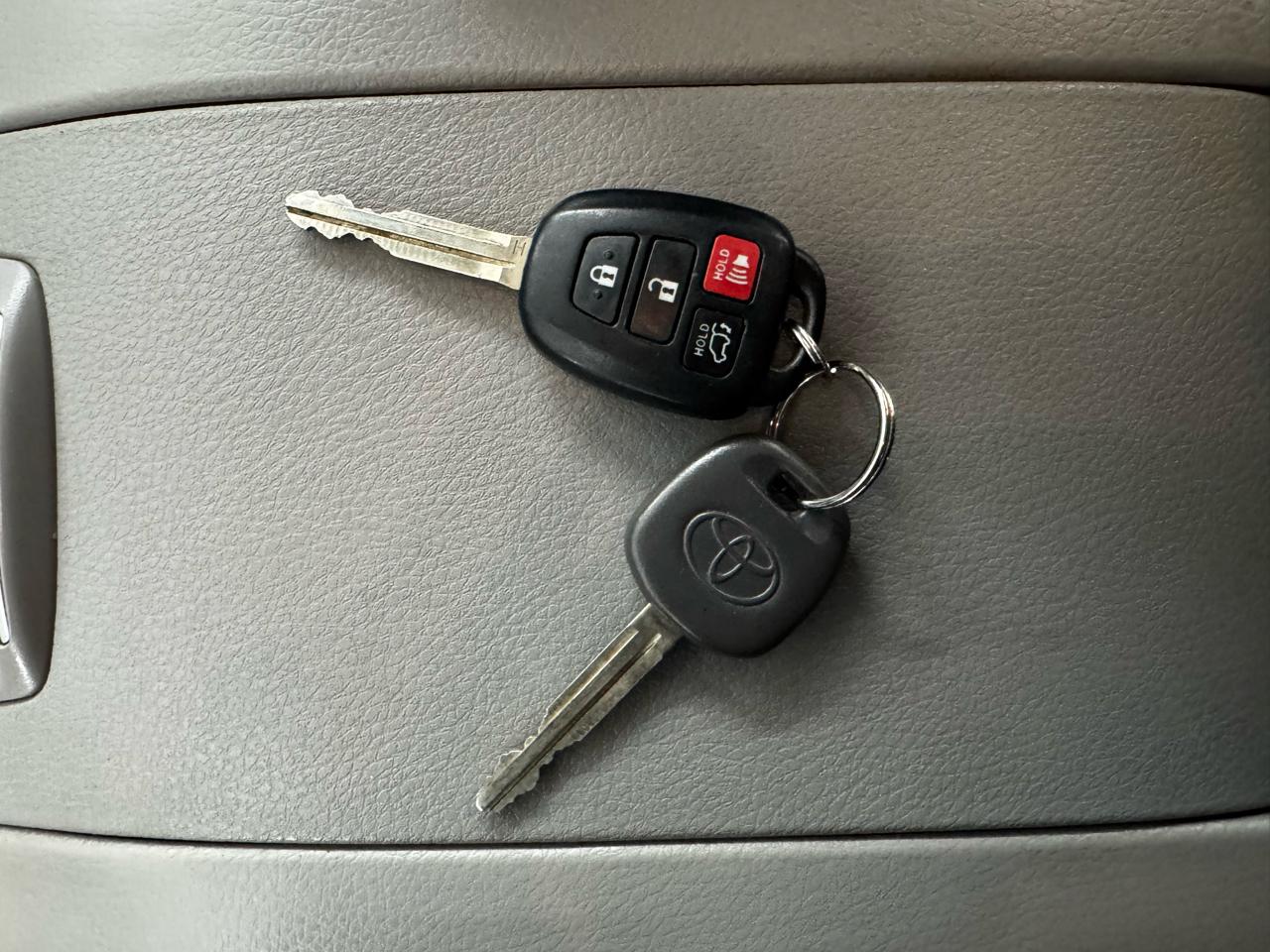 Toyota Highlander LE V6 AWD (Natl) 2018