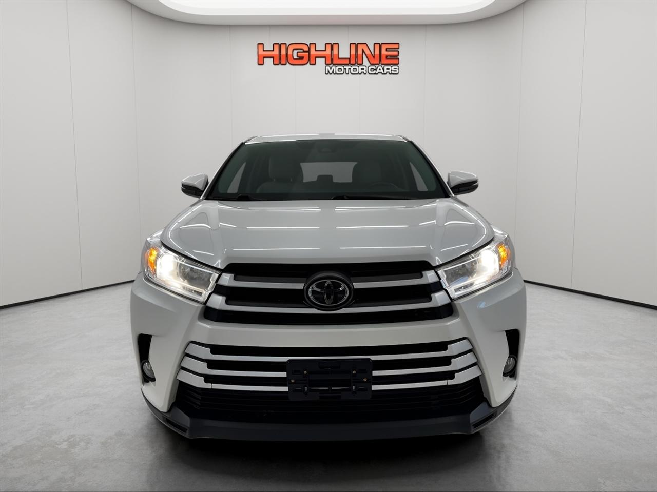 Toyota Highlander LE V6 AWD (Natl) 2018