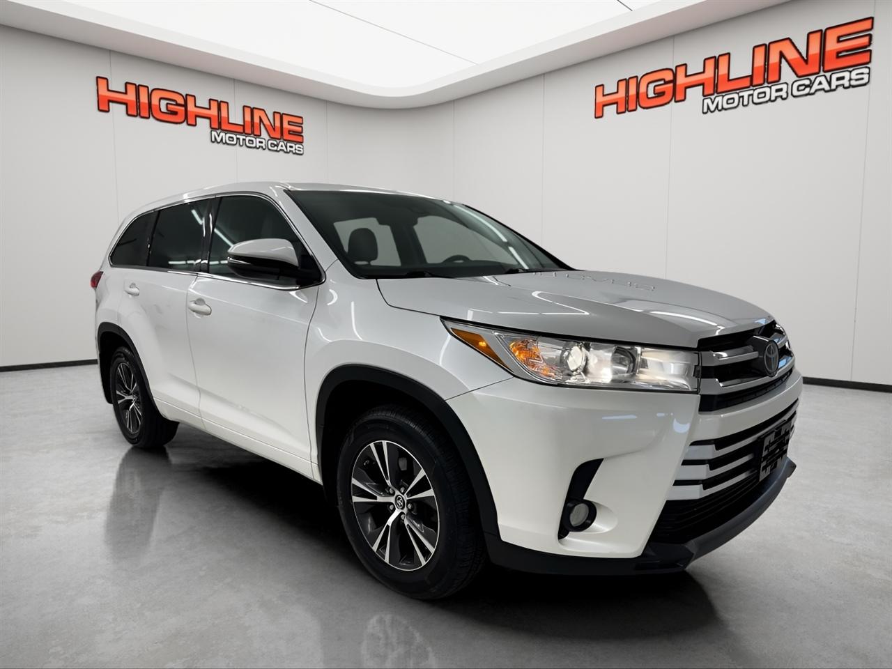 Toyota Highlander LE V6 AWD (Natl) 2018