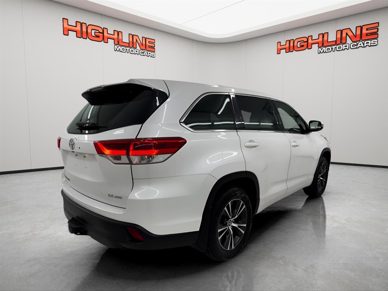 Toyota Highlander LE V6 AWD (Natl) 2018