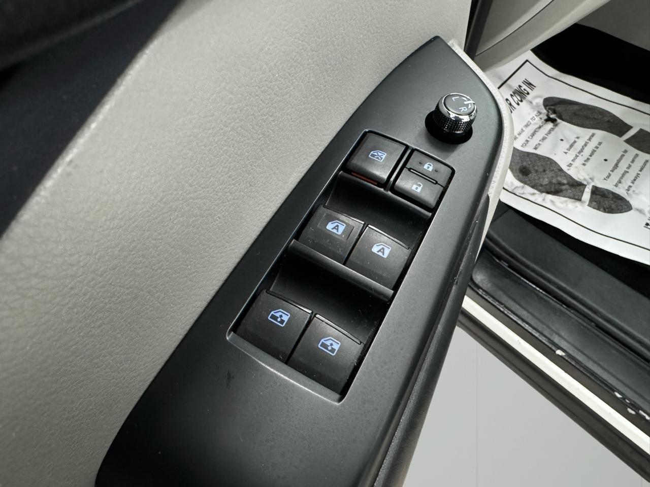 Toyota Highlander LE V6 AWD (Natl) 2018