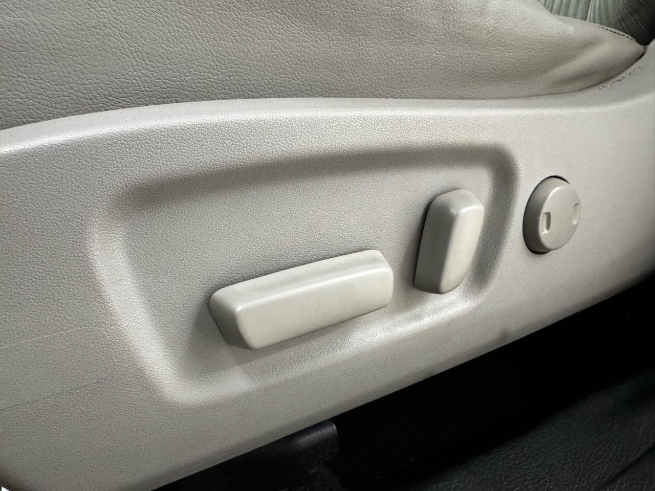 Toyota Highlander LE V6 AWD (Natl) 2018