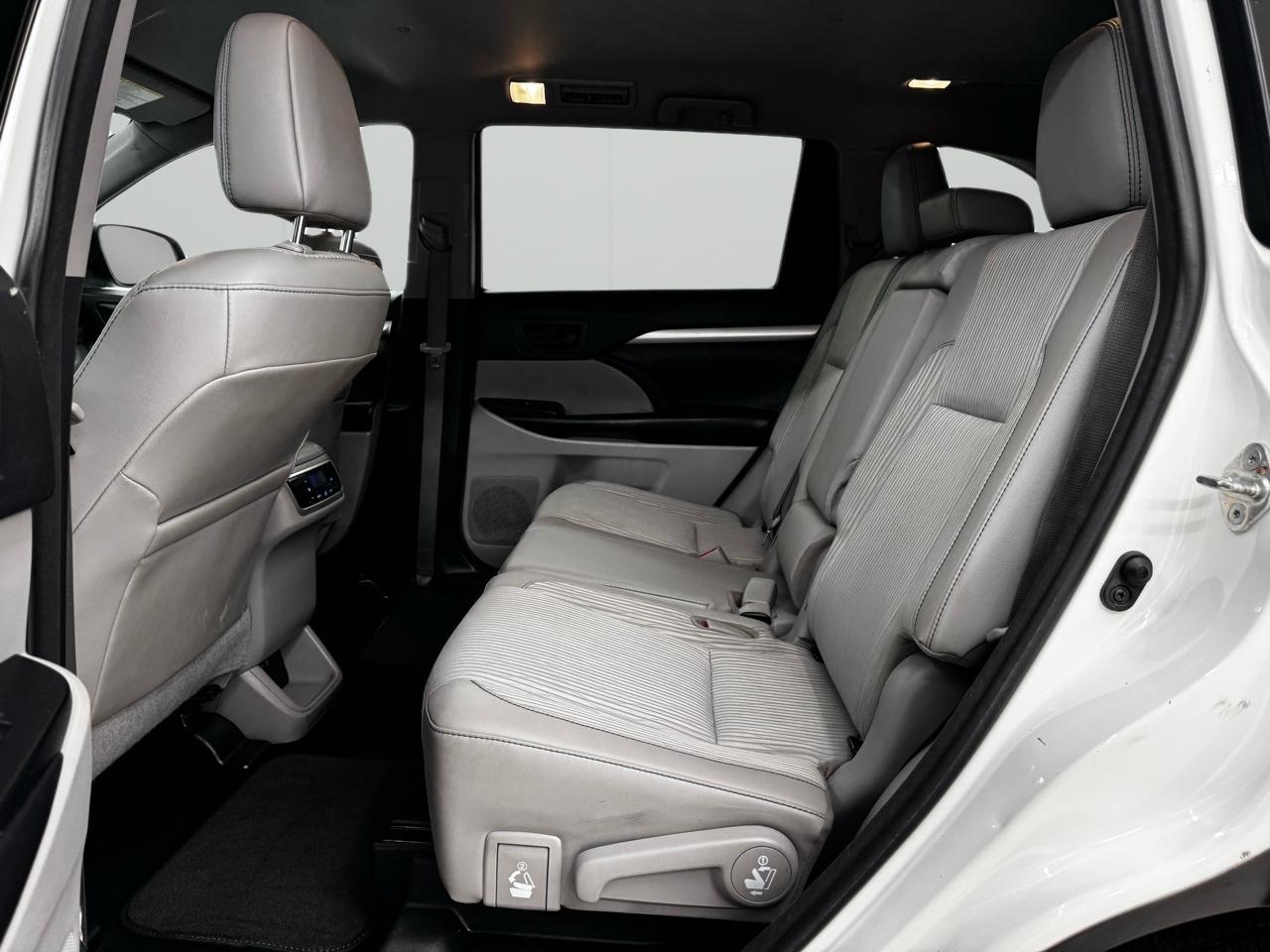 Toyota Highlander LE V6 AWD (Natl) 2018