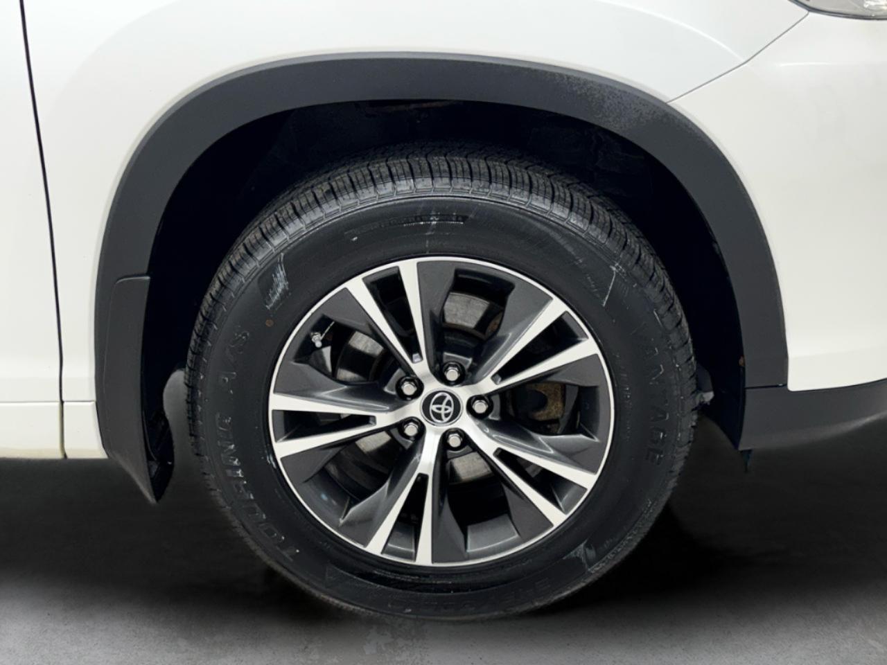 Toyota Highlander LE V6 AWD (Natl) 2018