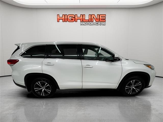 Toyota Highlander LE Plus V6 AWD (Natl) 2018
