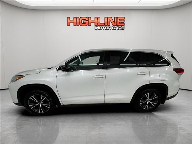 Toyota Highlander LE Plus V6 AWD (Natl) 2018