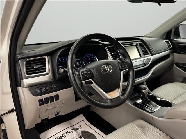 Toyota Highlander LE Plus V6 AWD (Natl) 2018