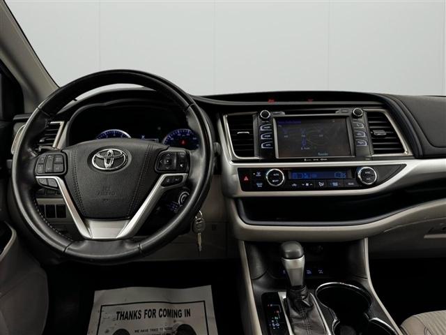 Toyota Highlander LE Plus V6 AWD (Natl) 2018