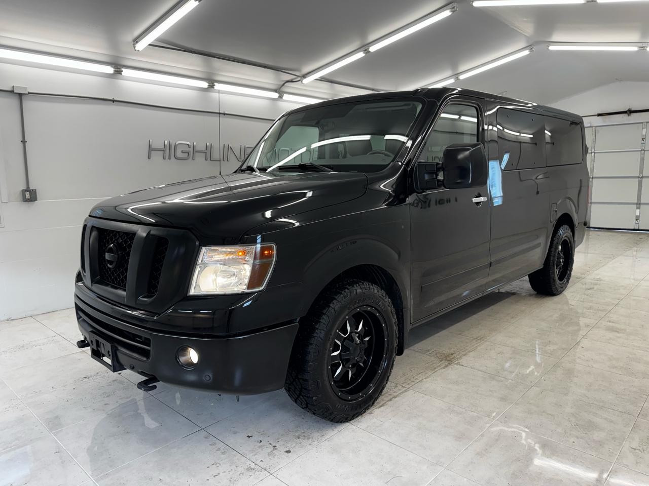 Nissan NV Passenger V8 SL 2017