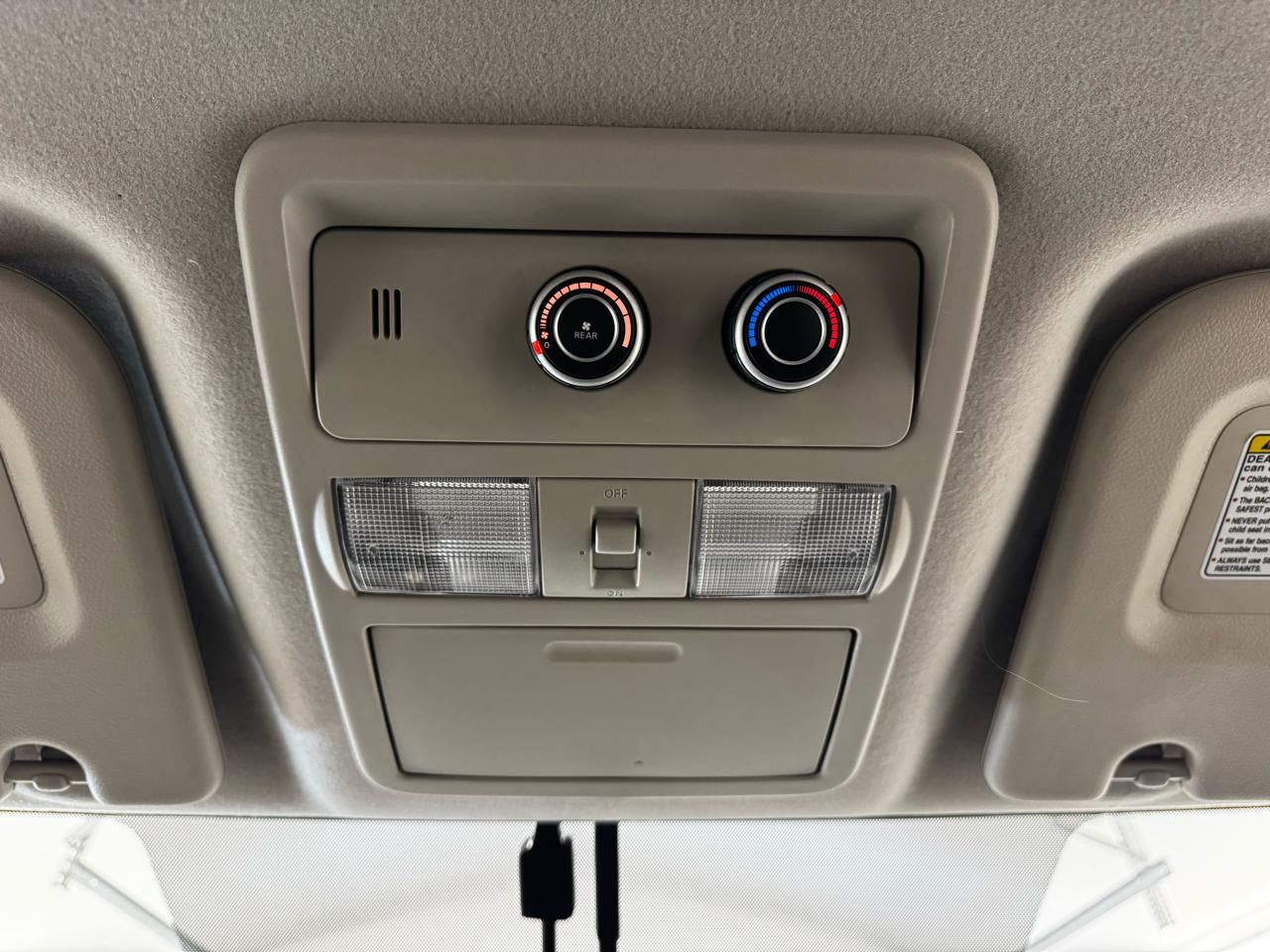 Nissan NV Passenger V8 SL 2017