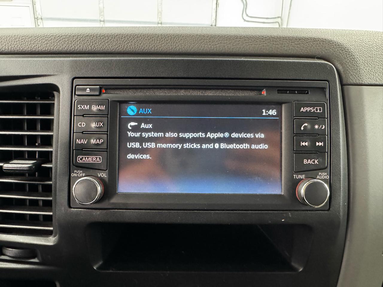 Nissan NV Passenger V8 SL 2017