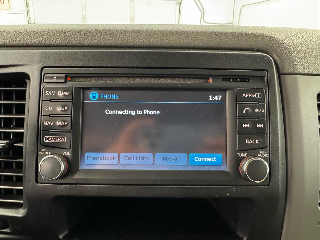 Nissan NV Passenger V8 SL 2017