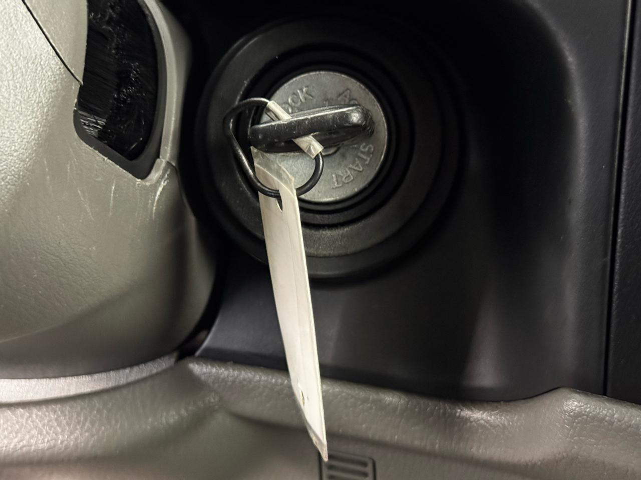 Nissan NV Passenger V8 SL 2017