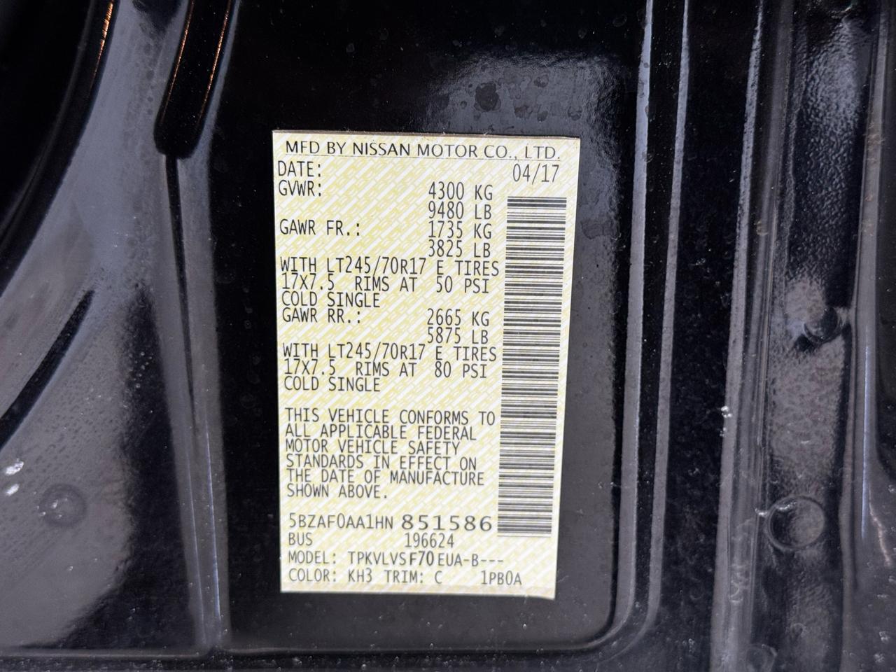 Nissan NV Passenger V8 SL 2017