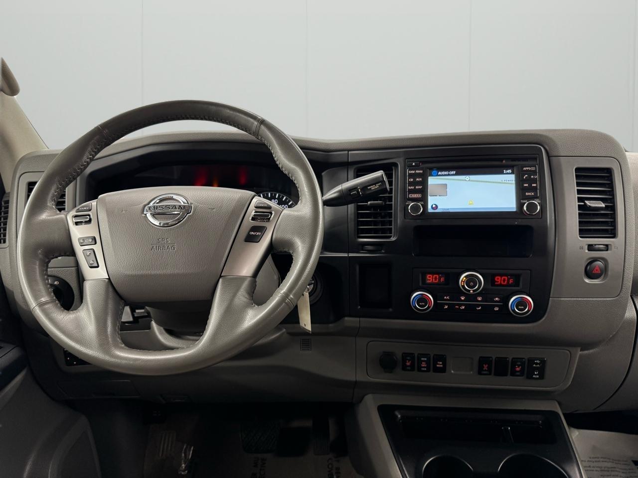 Nissan NV Passenger V8 SL 2017