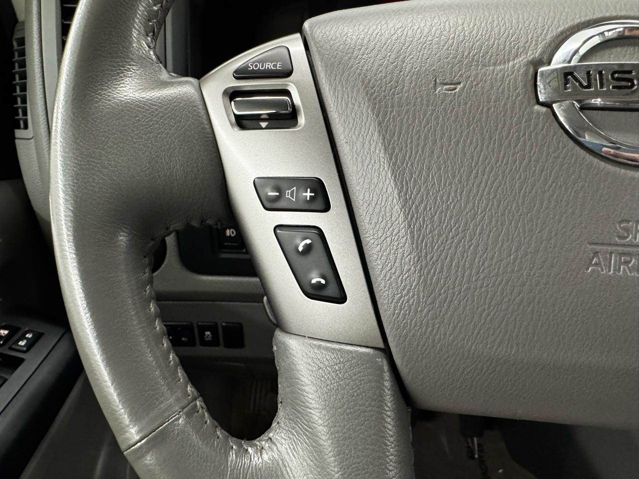 Nissan NV Passenger V8 SL 2017