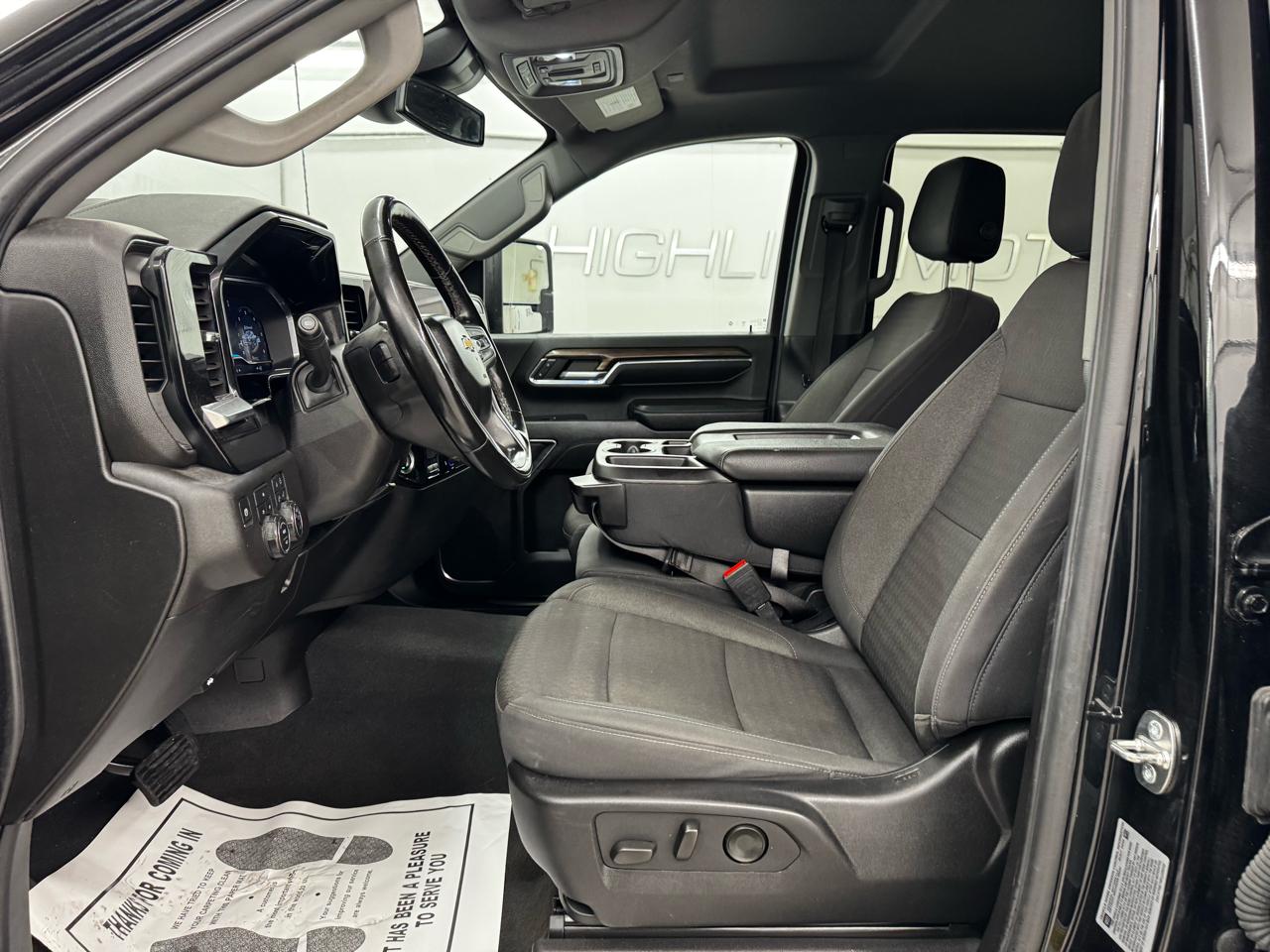 Chevrolet Silverado 2500HD 4WD Crew Cab 159" LT 2024