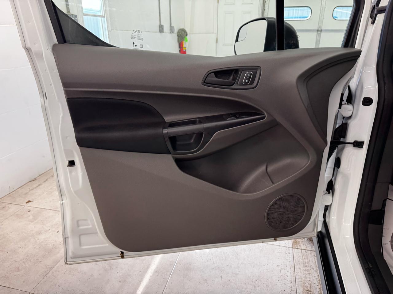 Ford Transit Connect Van XL SWB w/Rear Symmetrical Doors 2023