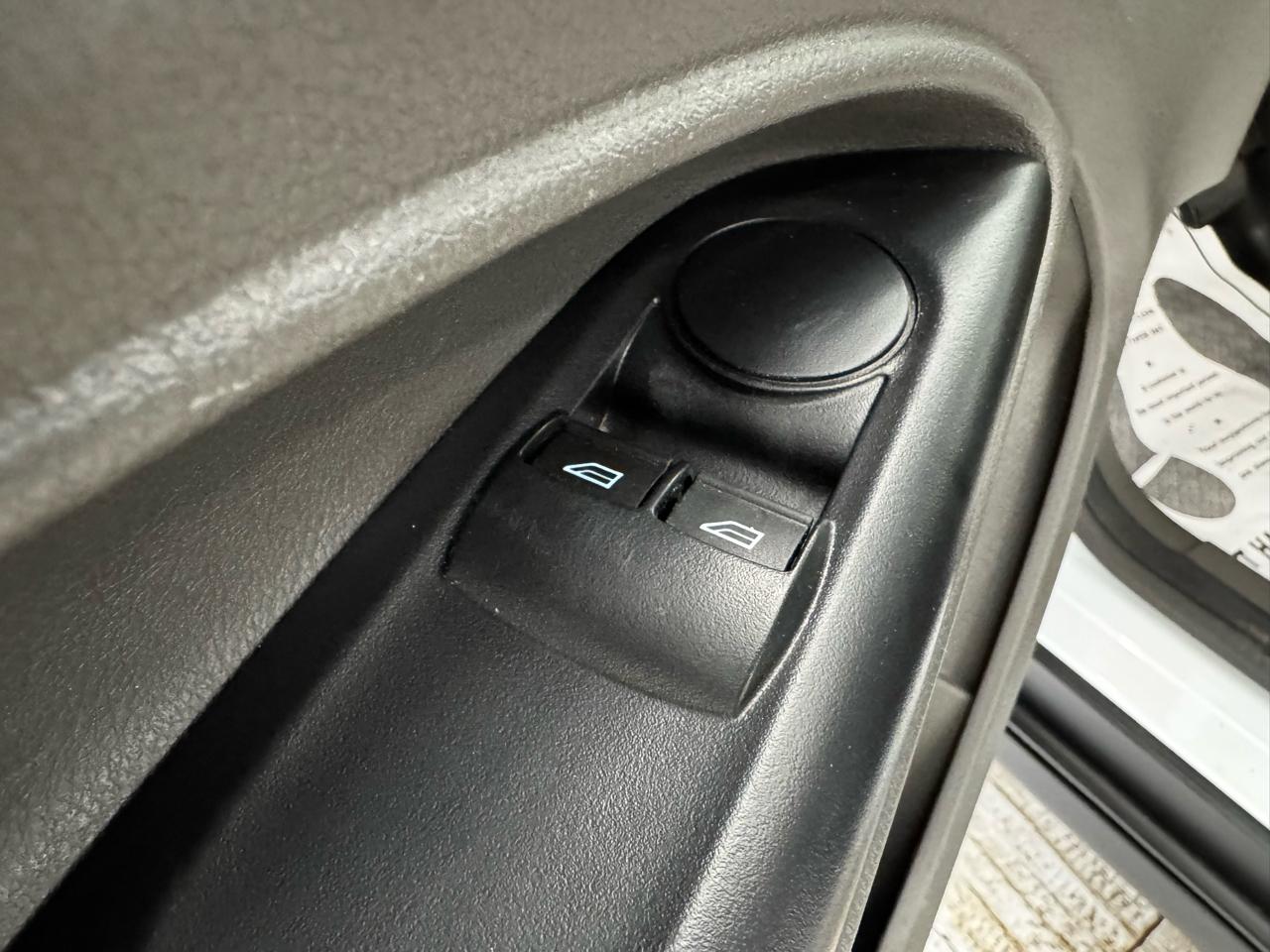 Ford Transit Connect Van XL SWB w/Rear Symmetrical Doors 2023