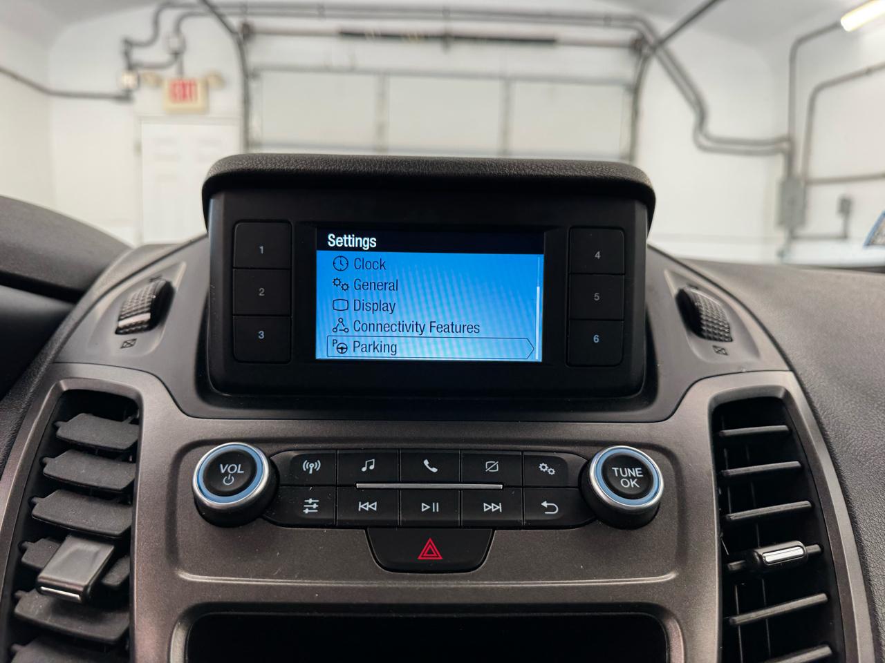 Ford Transit Connect Van XL SWB w/Rear Symmetrical Doors 2023