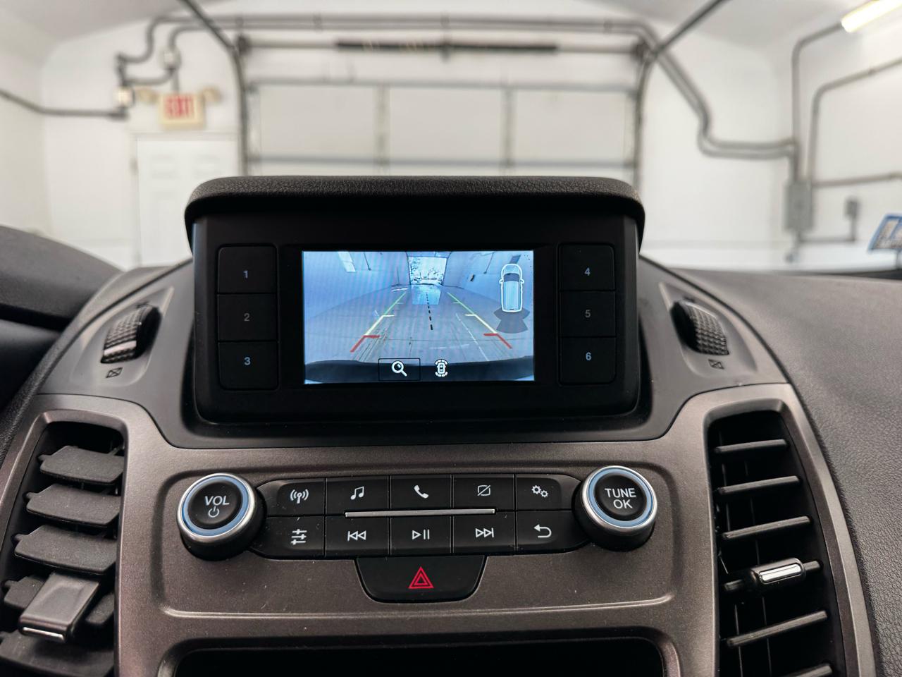 Ford Transit Connect Van XL SWB w/Rear Symmetrical Doors 2023